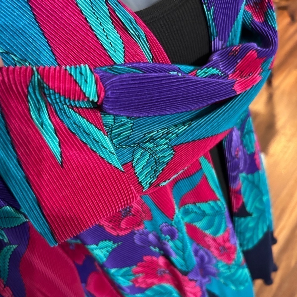 Vintage Tropical Malaysian Jacket Women’s Sz M-L Fuchsia Teal Purple Nav… - Picture 11 of 11